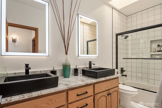 22007 NE 140th Way, Woodinville, WA 98077