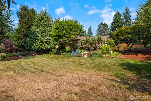 22007 NE 140th Way, Woodinville, WA 98077