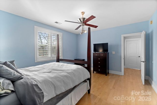 4915 Ardenwoods Drive, Charlotte, NC 28215