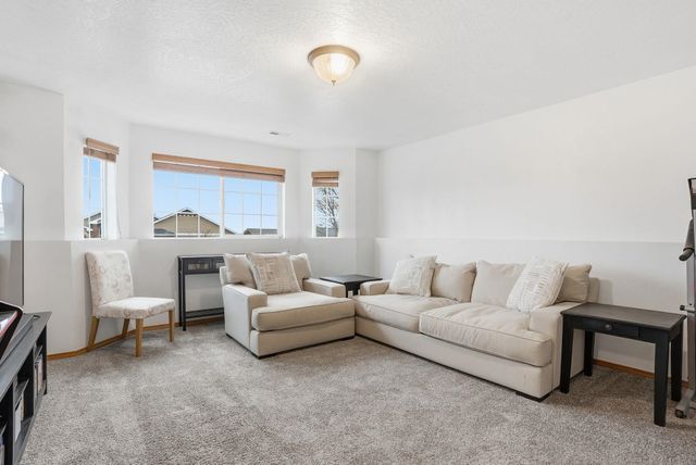 8015 S West Terrace Dr, Cheney, WA 99004