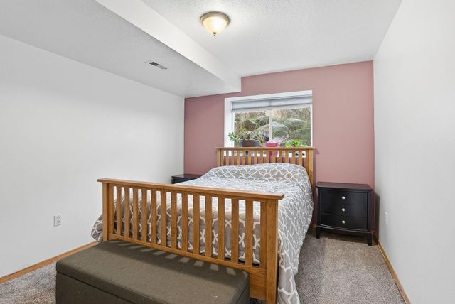 8015 S West Terrace Dr, Cheney, WA 99004