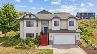 8015 S West Terrace Dr, Cheney, WA 99004