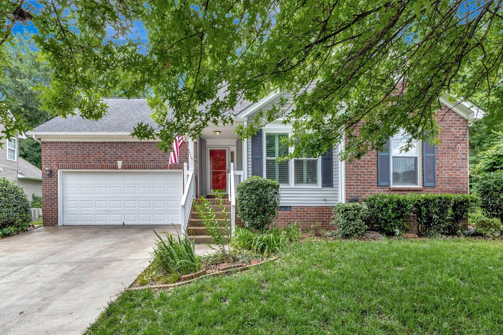 411 Brownstone St, Old Hickory, TN 37138