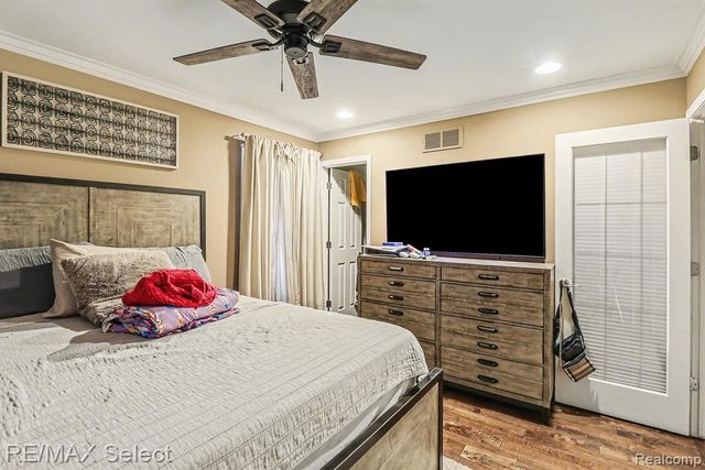 41952 King Edward Court, Clinton Township, MI 48038