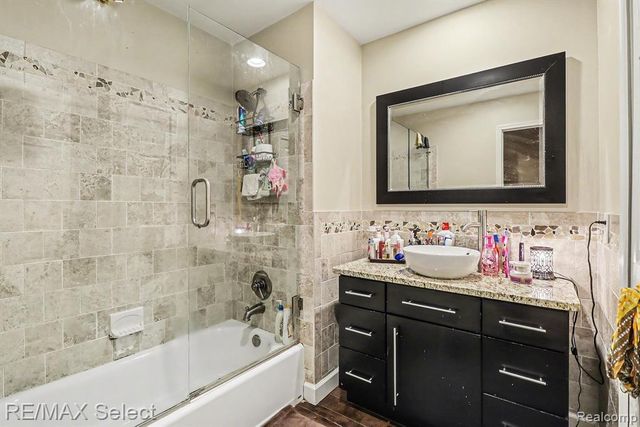 41952 King Edward Court, Clinton Township, MI 48038