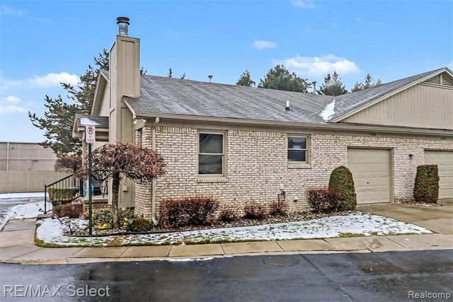 41952 King Edward Court, Clinton Township, MI 48038