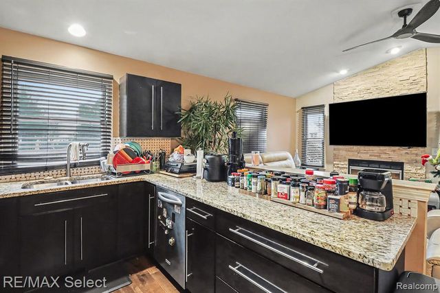 41952 King Edward Court, Clinton Township, MI 48038