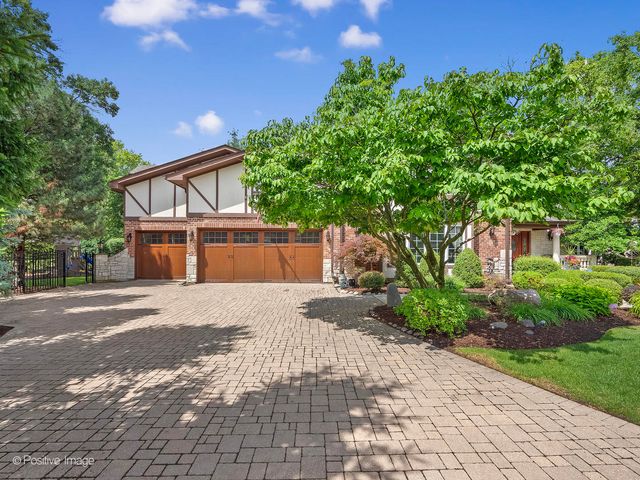 6 Swaps Court, Oak Brook, IL 60523