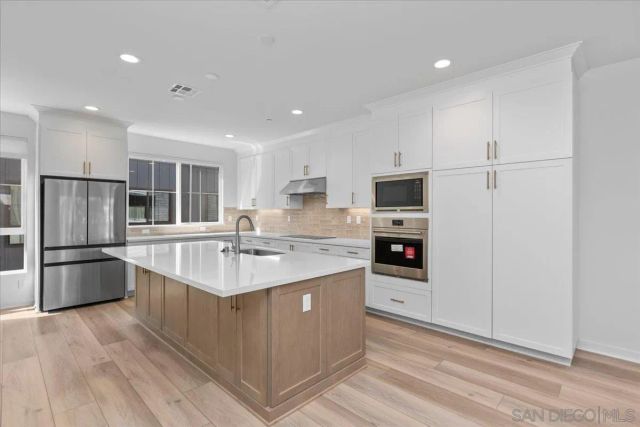2522 Thyme Way, Carlsbad, CA 92008