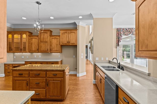 601 Edinburgh Way, Dothan, AL 36305