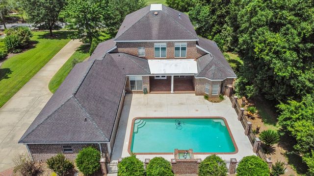 601 Edinburgh Way, Dothan, AL 36305