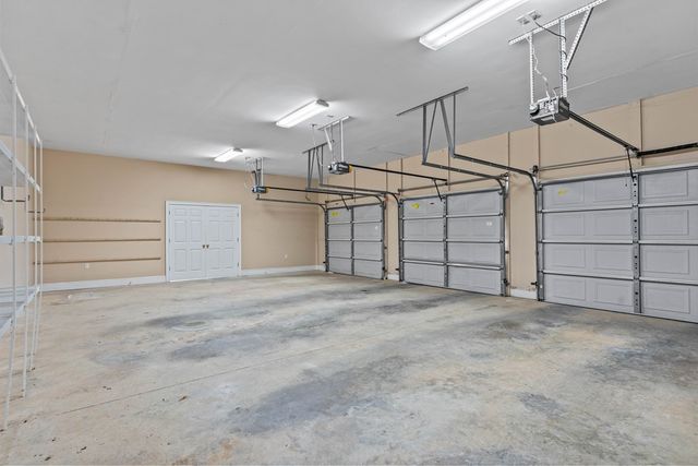 601 Edinburgh Way, Dothan, AL 36305