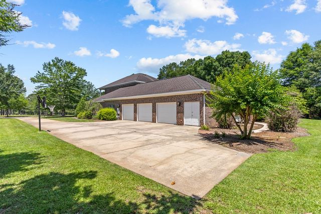 601 Edinburgh Way, Dothan, AL 36305