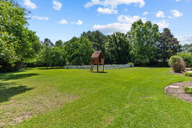 601 Edinburgh Way, Dothan, AL 36305