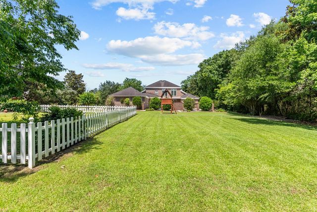 601 Edinburgh Way, Dothan, AL 36305