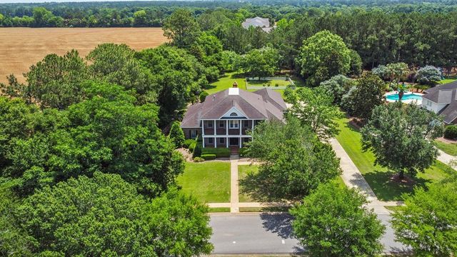 601 Edinburgh Way, Dothan, AL 36305