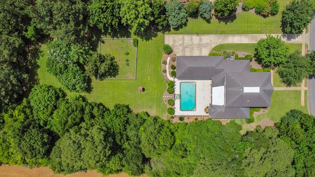 601 Edinburgh Way, Dothan, AL 36305