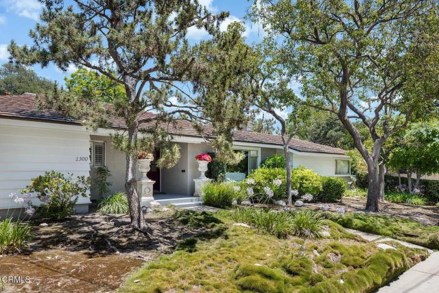 1300 S Marengo Avenue, Pasadena, CA 91106