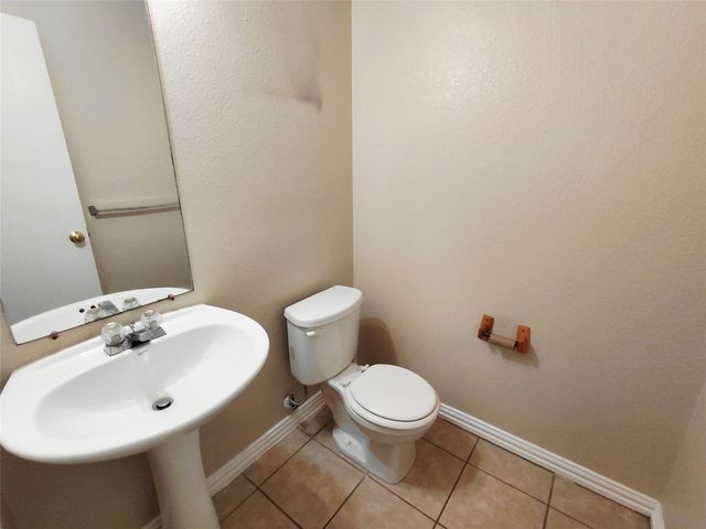 2123 W Grove Lane, Grand Prairie, TX 75052