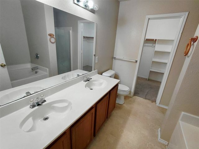 2123 W Grove Lane, Grand Prairie, TX 75052