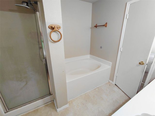 2123 W Grove Lane, Grand Prairie, TX 75052
