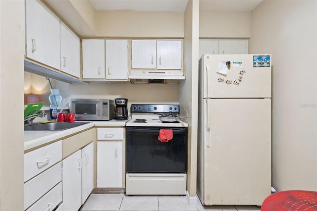 425 WYMORE ROAD 201, Altamonte Springs, FL 32714