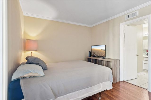 425 WYMORE ROAD 201, Altamonte Springs, FL 32714