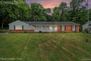 6440 Grand Circle Drive, Brighton, MI 48116