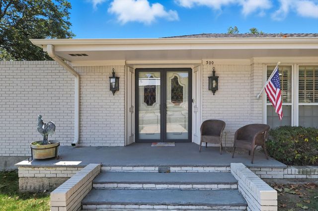 300 E Main Street, Whitesboro, TX 76273