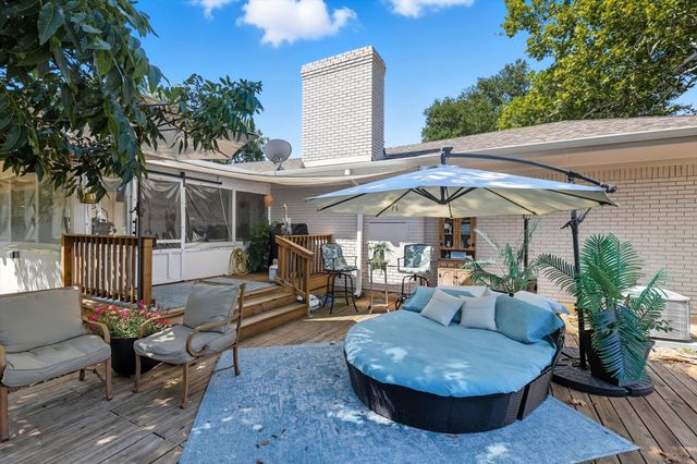 300 E Main Street, Whitesboro, TX 76273