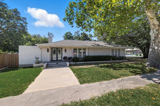 300 E Main Street, Whitesboro, TX 76273