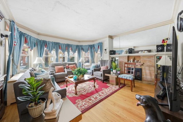 8019 S Rhodes Avenue, Chicago, IL 60619