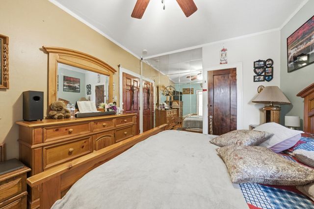 8019 S Rhodes Avenue, Chicago, IL 60619