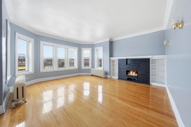 8019 S Rhodes Avenue, Chicago, IL 60619