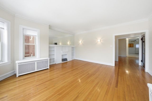 8019 S Rhodes Avenue, Chicago, IL 60619