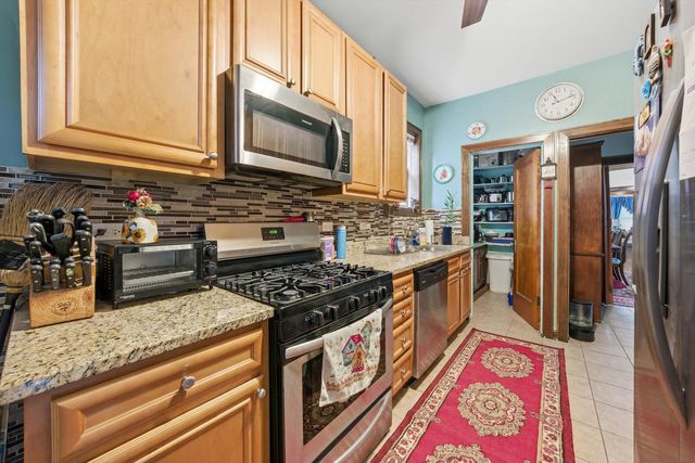 8019 S Rhodes Avenue, Chicago, IL 60619