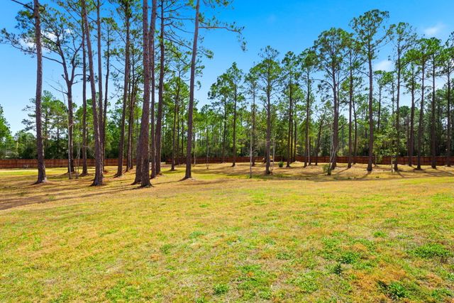 6735 E Bay Boulevard, Navarre, FL 32566