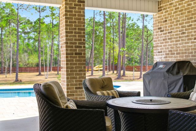 6735 E Bay Boulevard, Navarre, FL 32566