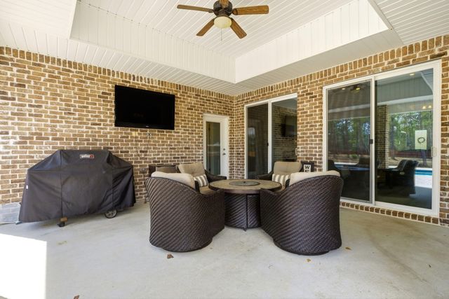 6735 E Bay Boulevard, Navarre, FL 32566