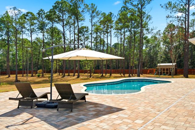 6735 E Bay Boulevard, Navarre, FL 32566