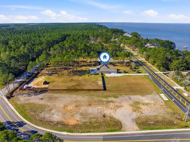 6735 E Bay Boulevard, Navarre, FL 32566
