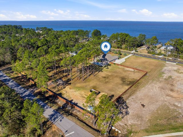 6735 E Bay Boulevard, Navarre, FL 32566