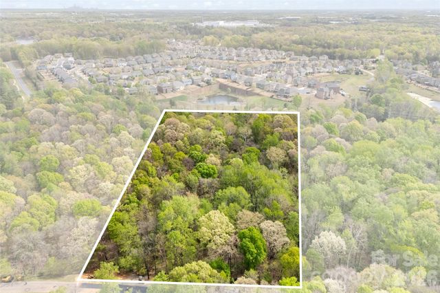 10601 Wildlife Road, Charlotte, NC 28278