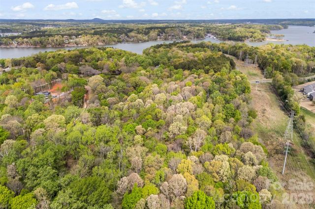 10601 Wildlife Road, Charlotte, NC 28278