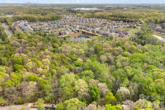 10601 Wildlife Road, Charlotte, NC 28278
