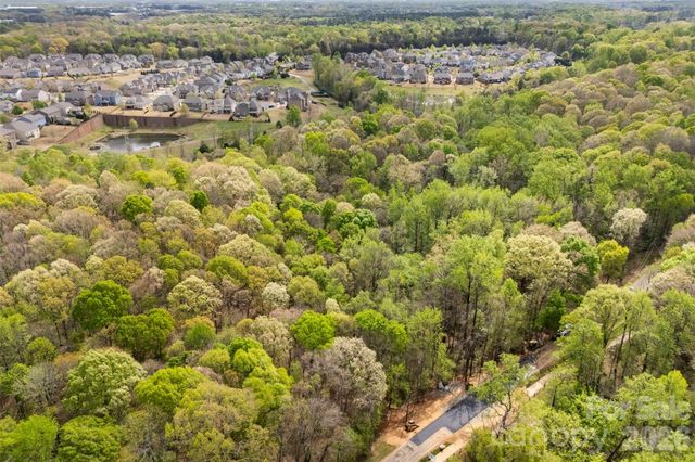 10601 Wildlife Road, Charlotte, NC 28278