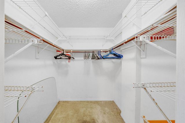 3070 NW 48th Terrace 405, Lauderdale Lakes, FL 33313