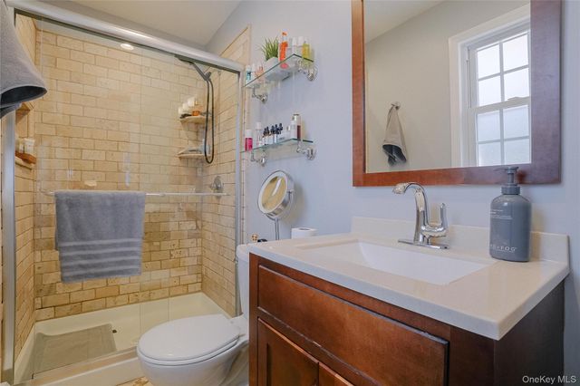 410 Vineyard Avenue, Highland, NY 12528