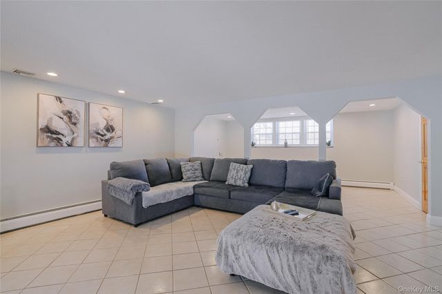 410 Vineyard Avenue, Highland, NY 12528