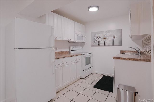 410 Vineyard Avenue, Highland, NY 12528